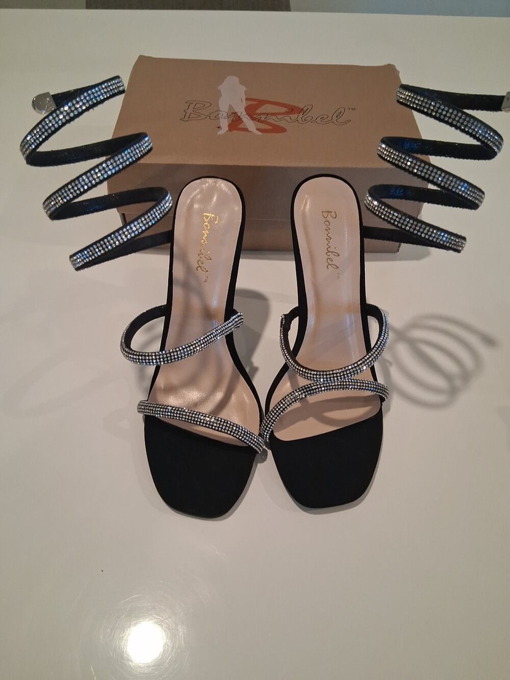 NIB Bonnibel Laell Black Rhinestone Strappy Slip On Kitten Heels Sandals SZ 8
